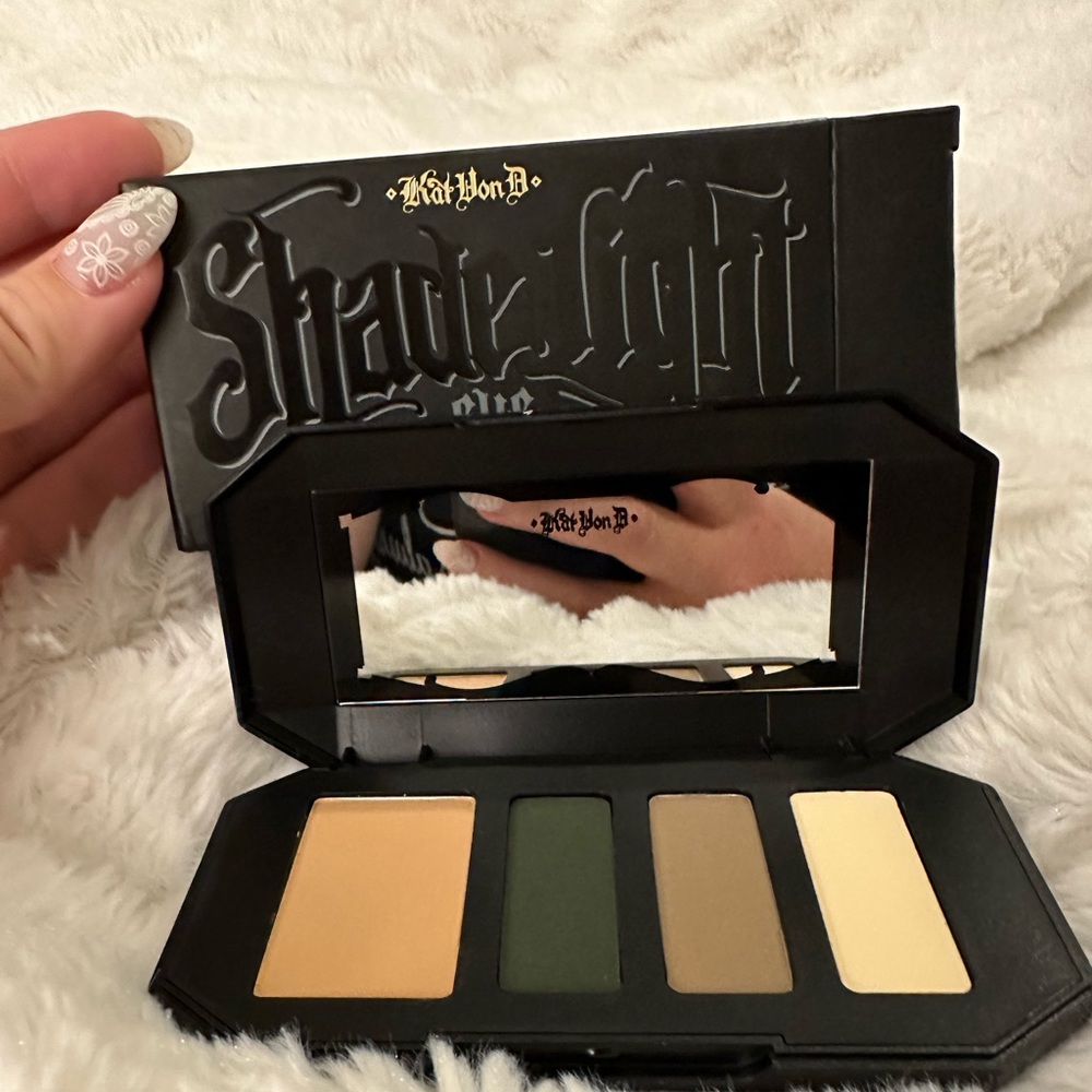 Kat Von D shade and light eyeshadow quad- Sage